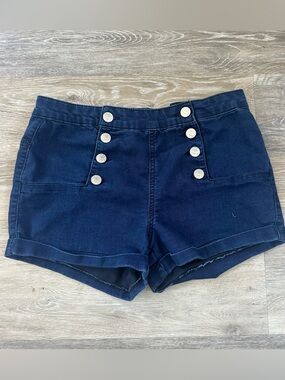 Almost Famous Dark Wash High-Rise Sailor Style Shorts with Front Buttons Sz 7